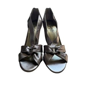 Seychelles Change of Venue Pewter Leather Heels Size 9.5 Peep Toe Cone Heel NWT